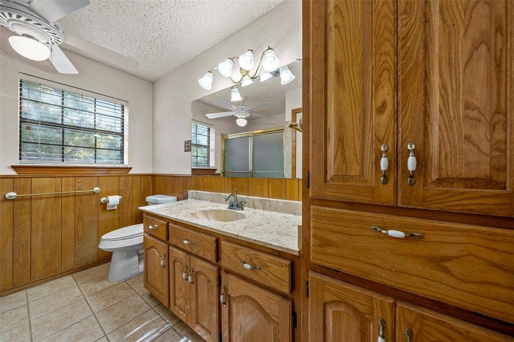 712 Beard Avenue, Robinson, TX 76706