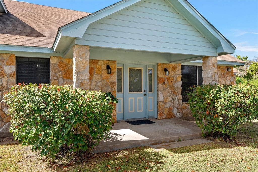 712 Beard Avenue, Robinson, TX 76706