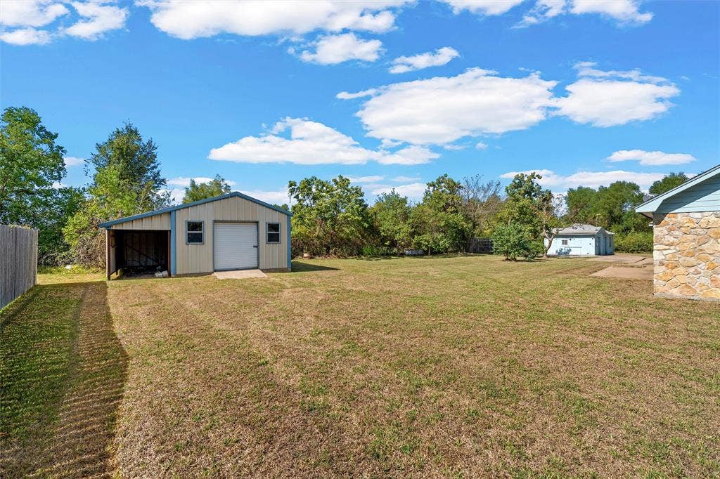712 Beard Avenue, Robinson, TX 76706