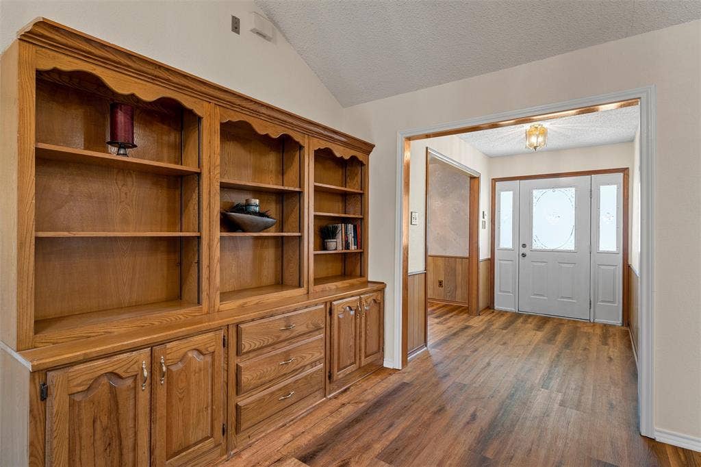 712 Beard Avenue, Robinson, TX 76706