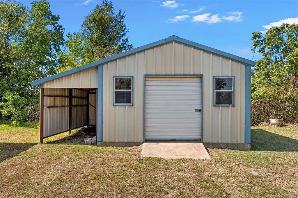 712 Beard Avenue, Robinson, TX 76706