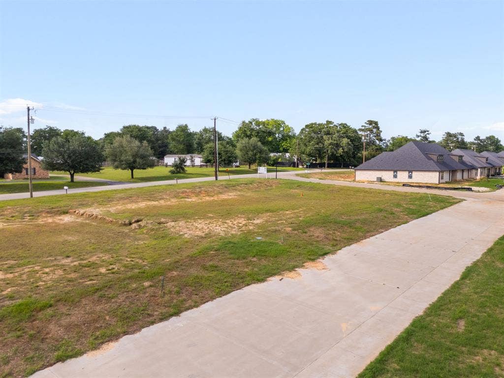 14237 County Road 192, Tyler, TX 75703 View of yard