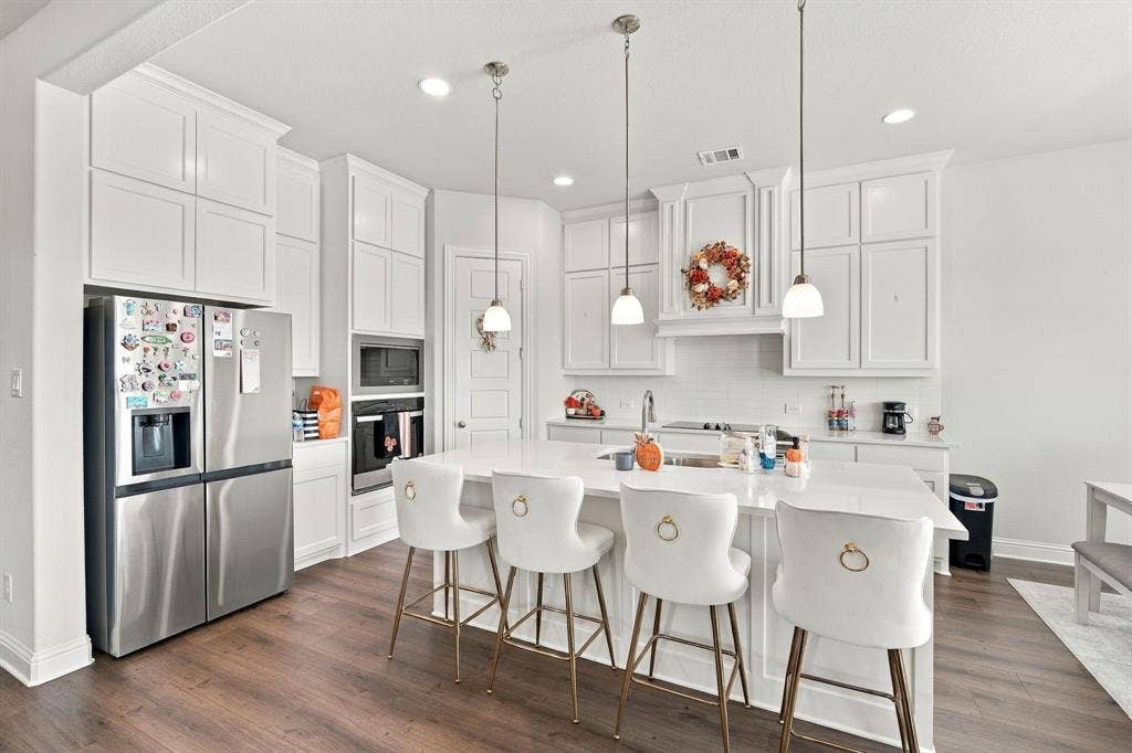4417 Biscayne Drive, Midlothian, TX 76065 4417 Biscayne Drive, Midlothian, TX 76065