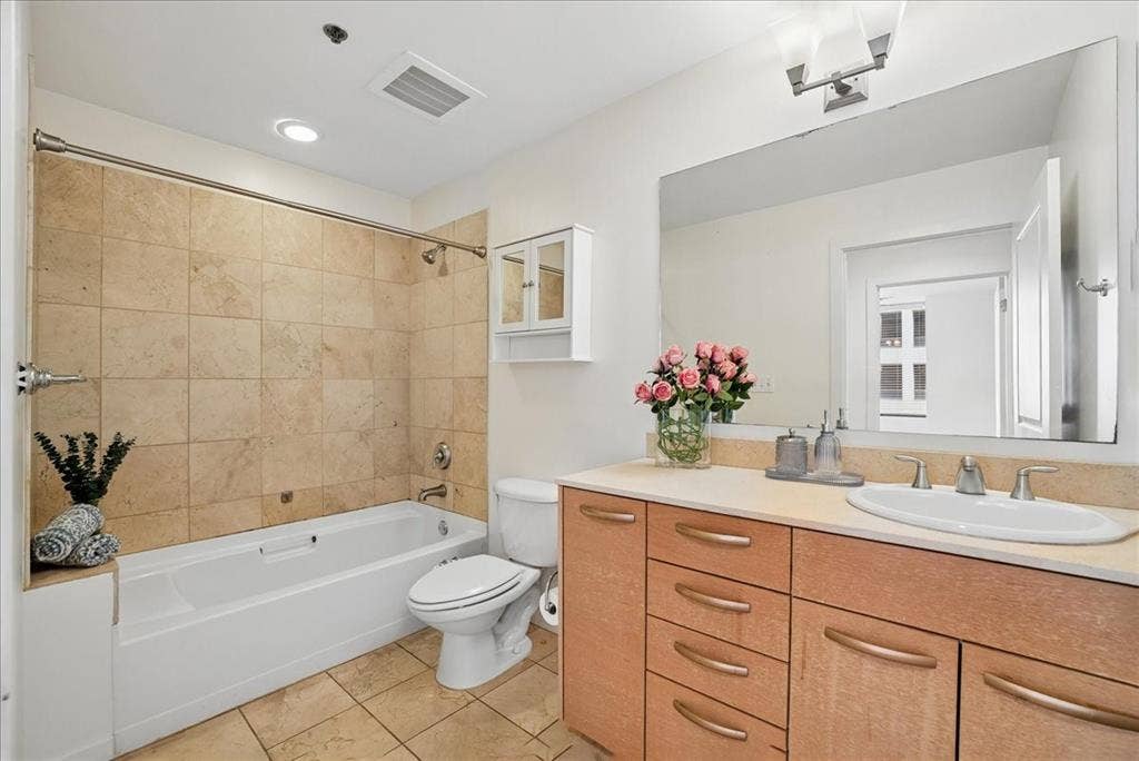 1200 MAIN Street, #2108, Dallas, TX 75202