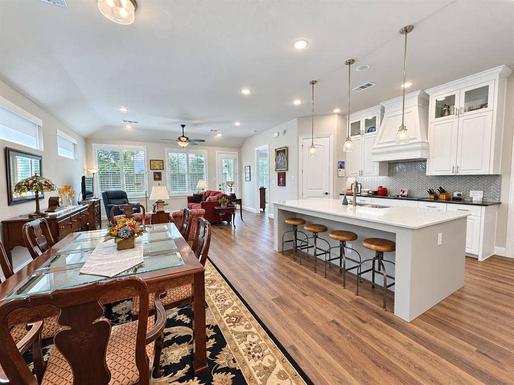 3917 Dubois Drive, Plano, TX 75093 3917 Dubois Drive, Plano, TX 75093