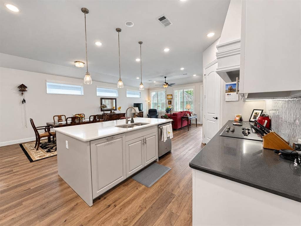 3917 Dubois Drive, Plano, TX 75093 3917 Dubois Drive, Plano, TX 75093
