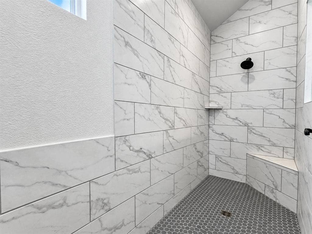 3917 Dubois Drive, Plano, TX 75093 Walk-in Shower