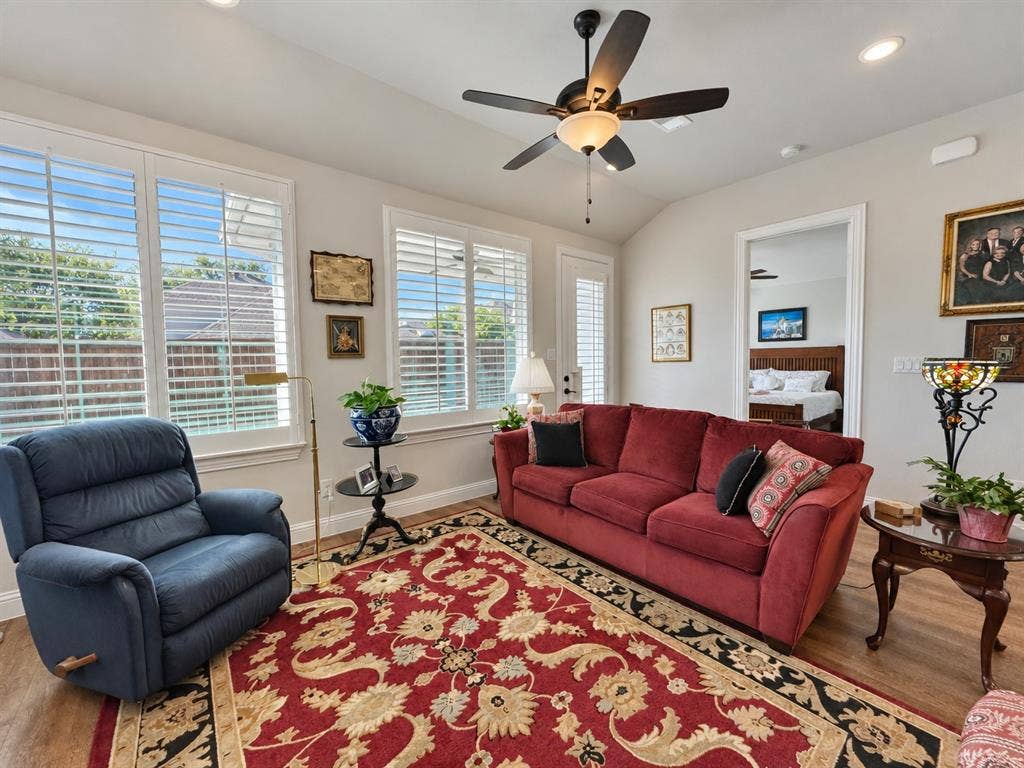 3917 Dubois Drive, Plano, TX 75093 3917 Dubois Drive, Plano, TX 75093