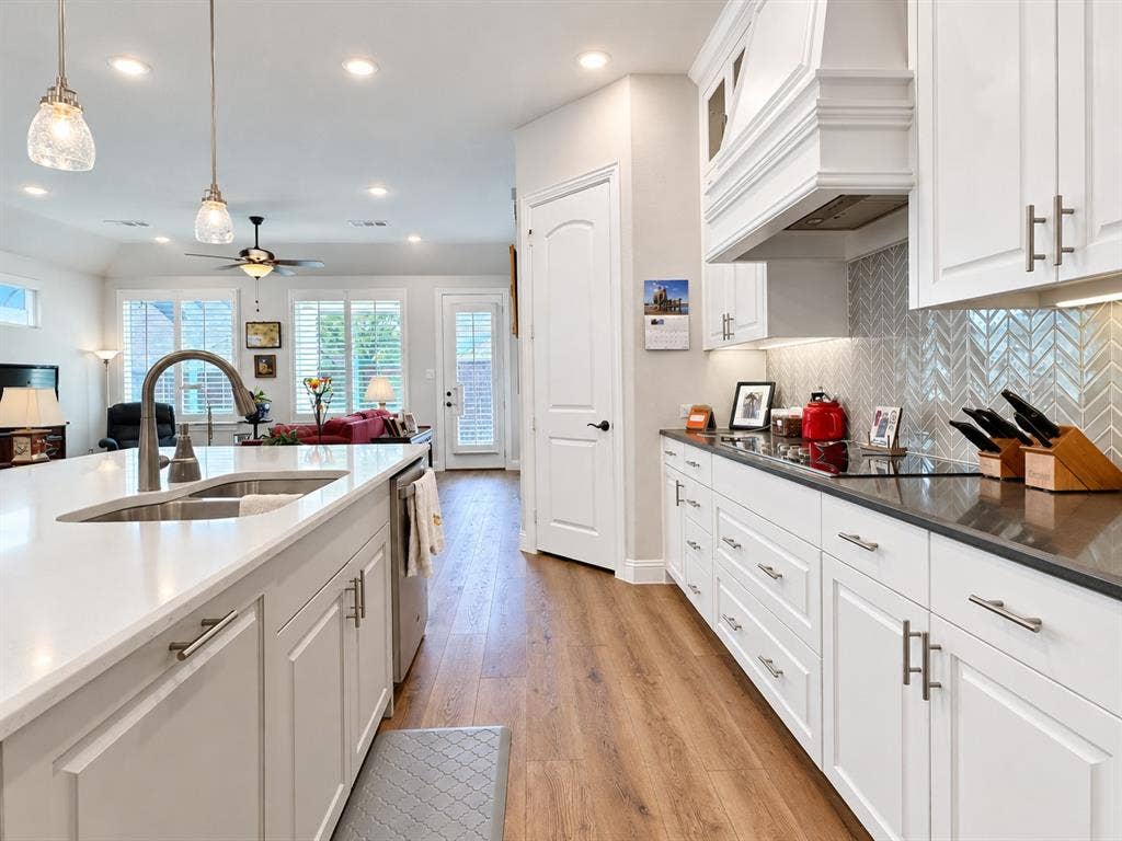 3917 Dubois Drive, Plano, TX 75093 3917 Dubois Drive, Plano, TX 75093