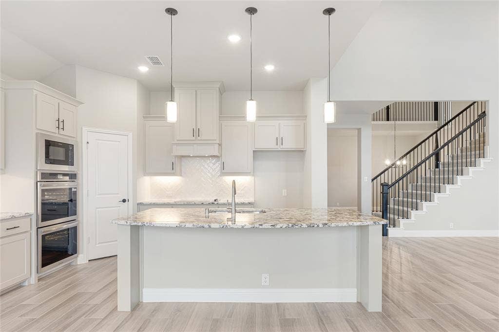 3842 Foot Hills Drive, Midlothian, TX 76065 3842 Foot Hills Drive, Midlothian, TX 76065