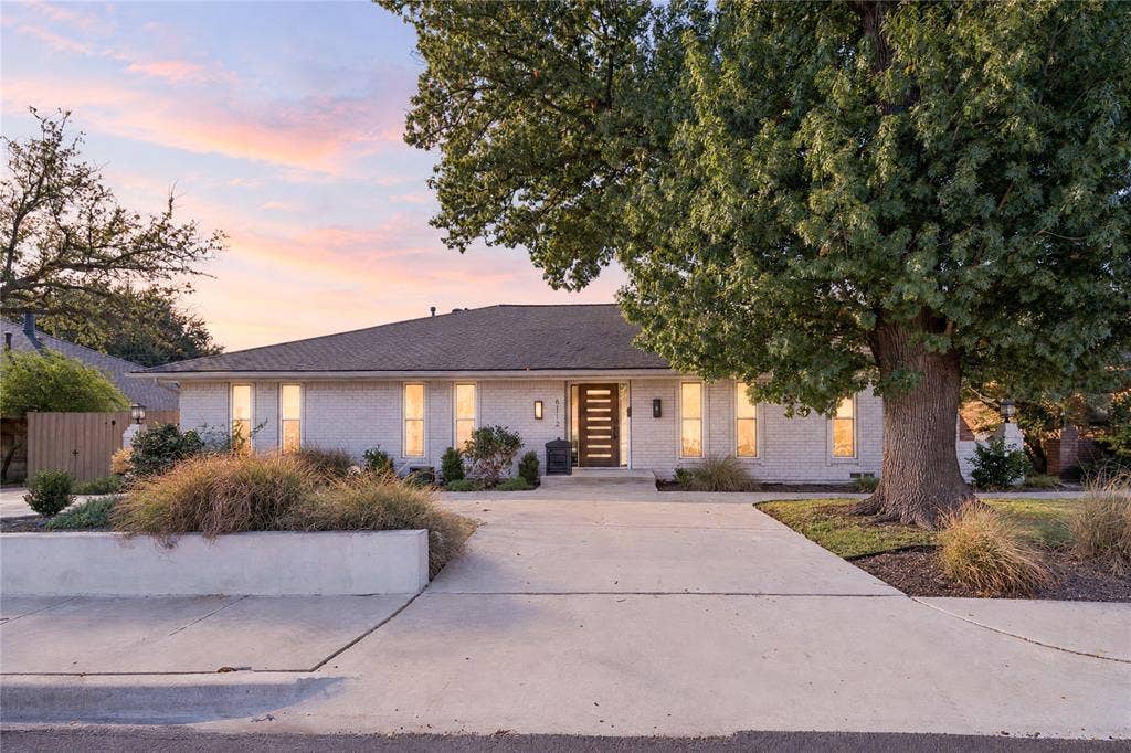 6112 E Lovers Lane, Dallas, TX 75214 6112 E Lovers Lane, Dallas, TX 75214