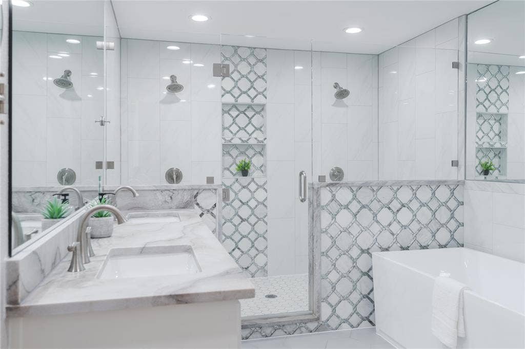 6112 E Lovers Lane, Dallas, TX 75214 6112 E Lovers Lane, Dallas, TX 75214