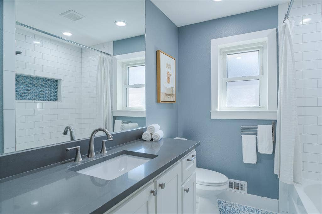 6112 E Lovers Lane, Dallas, TX 75214 6112 E Lovers Lane, Dallas, TX 75214