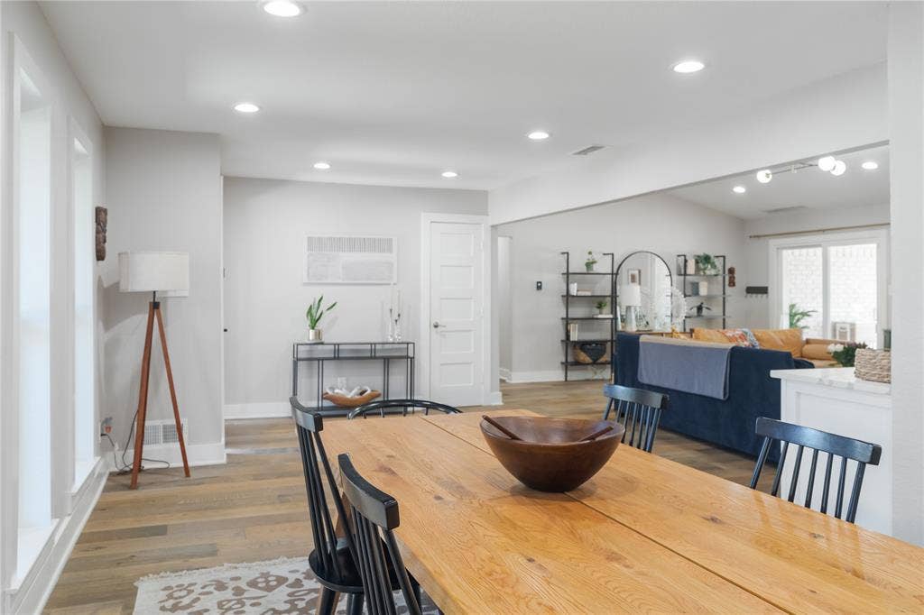 6112 E Lovers Lane, Dallas, TX 75214 6112 E Lovers Lane, Dallas, TX 75214