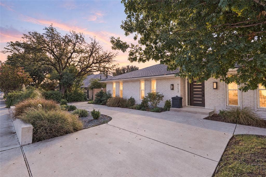 6112 E Lovers Lane, Dallas, TX 75214 6112 E Lovers Lane, Dallas, TX 75214