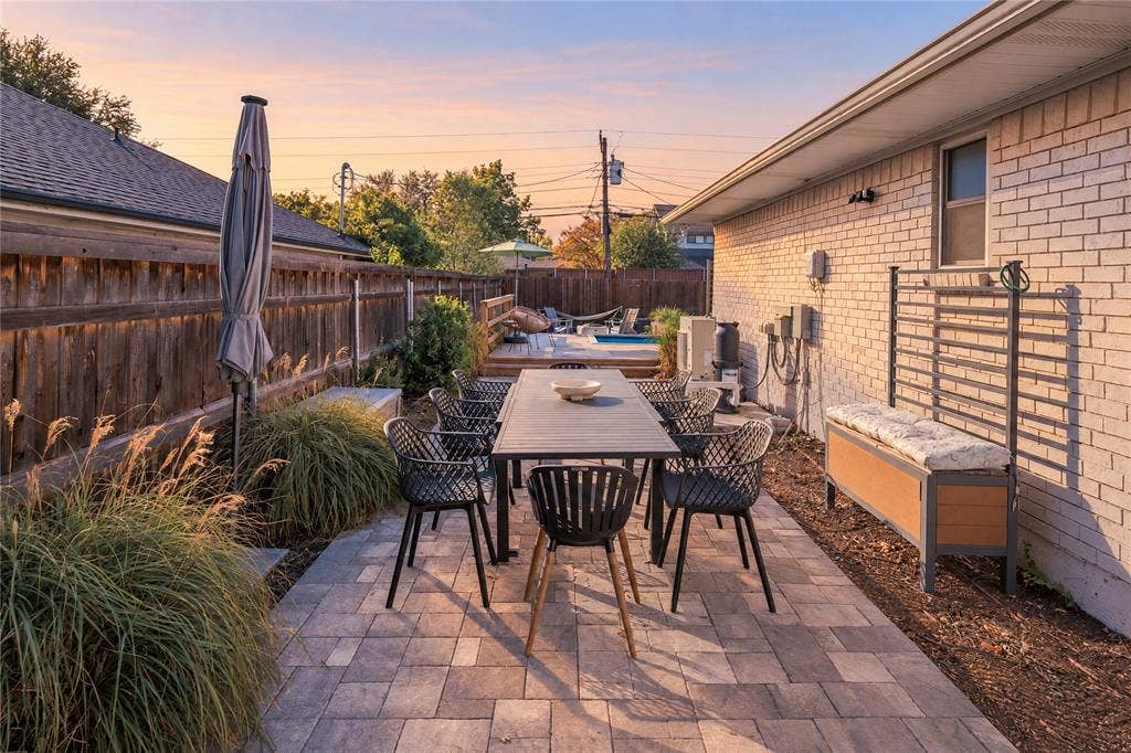 6112 E Lovers Lane, Dallas, TX 75214 6112 E Lovers Lane, Dallas, TX 75214