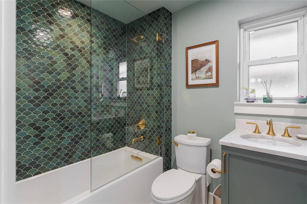 6112 E Lovers Lane, Dallas, TX 75214 6112 E Lovers Lane, Dallas, TX 75214