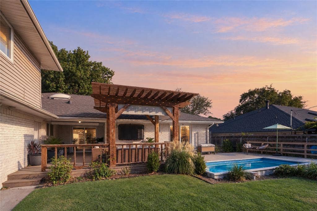 6112 E Lovers Lane, Dallas, TX 75214 6112 E Lovers Lane, Dallas, TX 75214