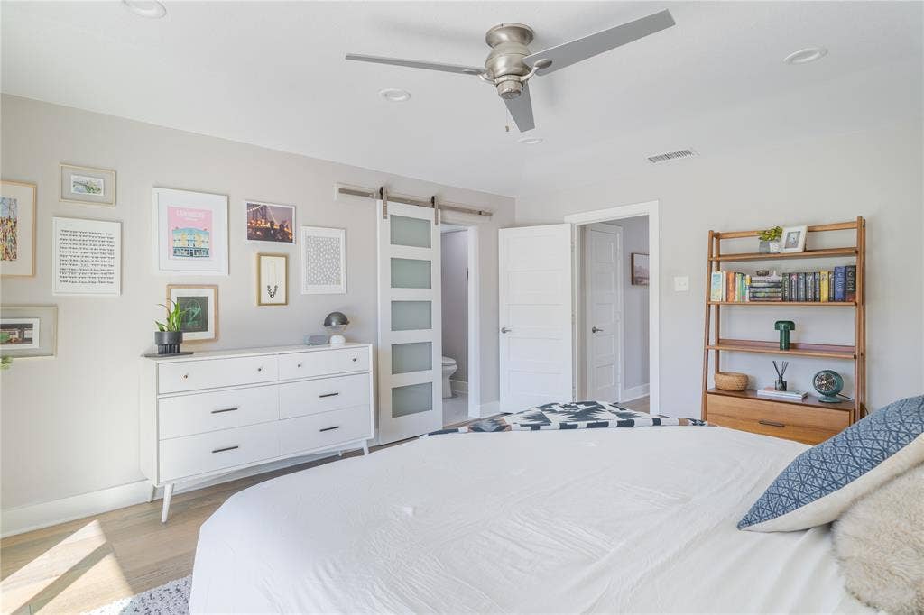 6112 E Lovers Lane, Dallas, TX 75214 6112 E Lovers Lane, Dallas, TX 75214