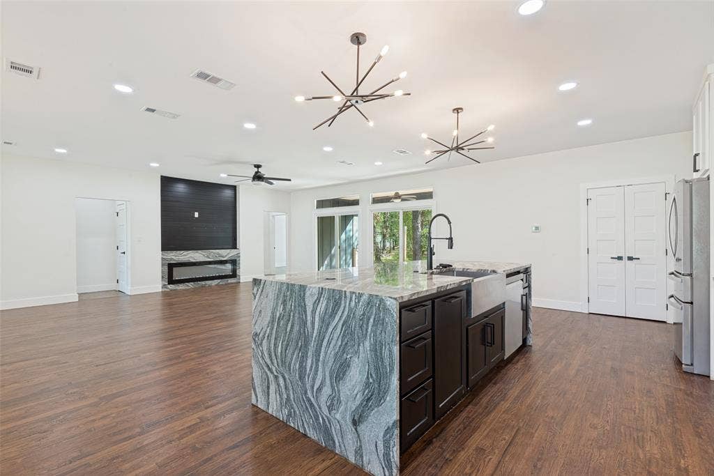 2 Deer Run Circle, Star Harbor, TX 75148