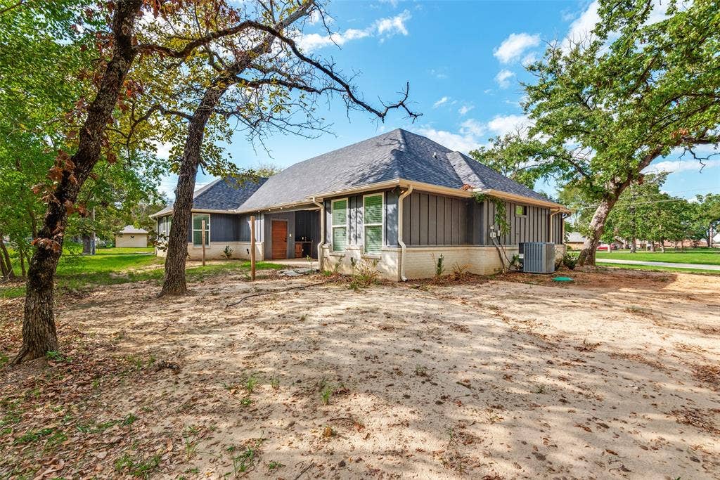 2 Deer Run Circle, Star Harbor, TX 75148