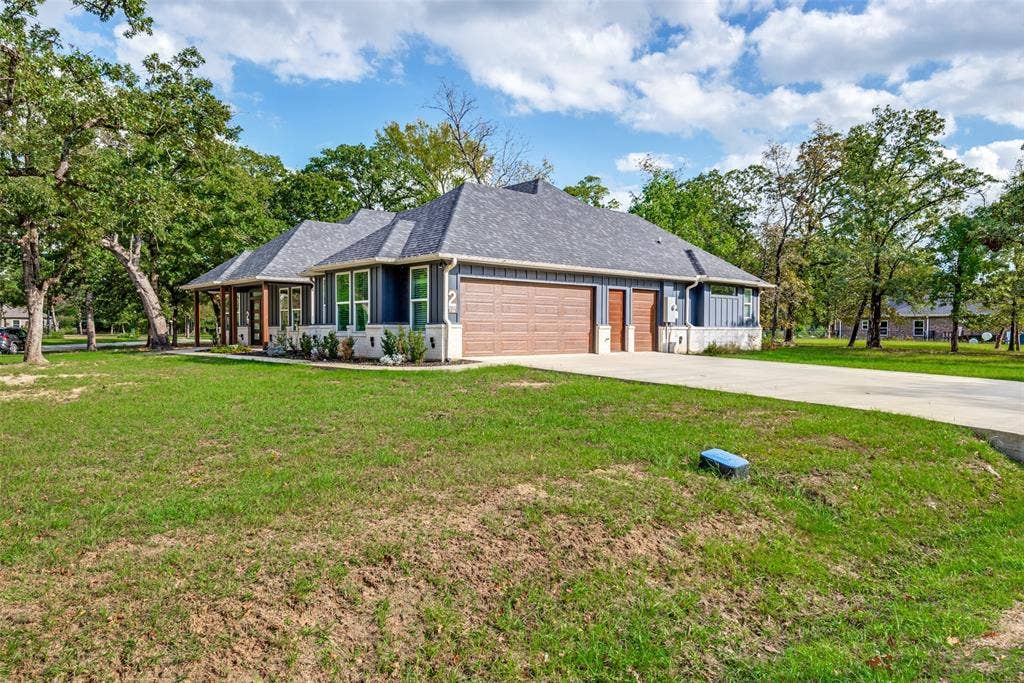 2 Deer Run Circle, Star Harbor, TX 75148