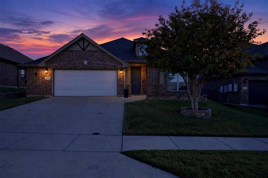 Property photo for 413 Lakeview Drive, Alvarado, TX
