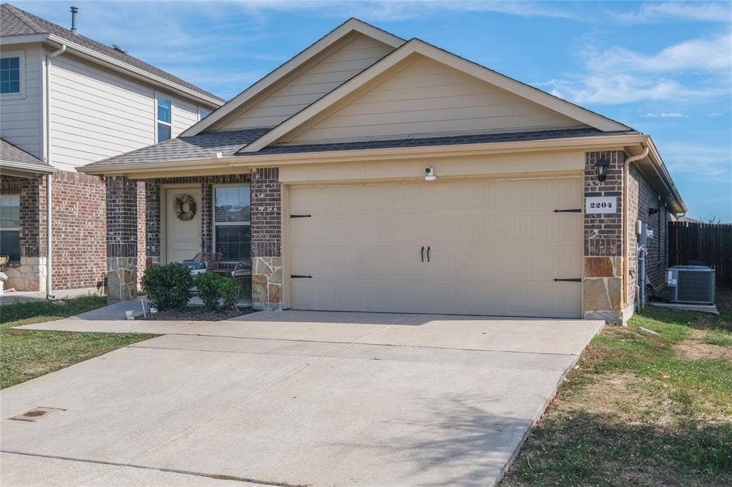 2204 Nightgrove Circle, Crandall, TX 75114
