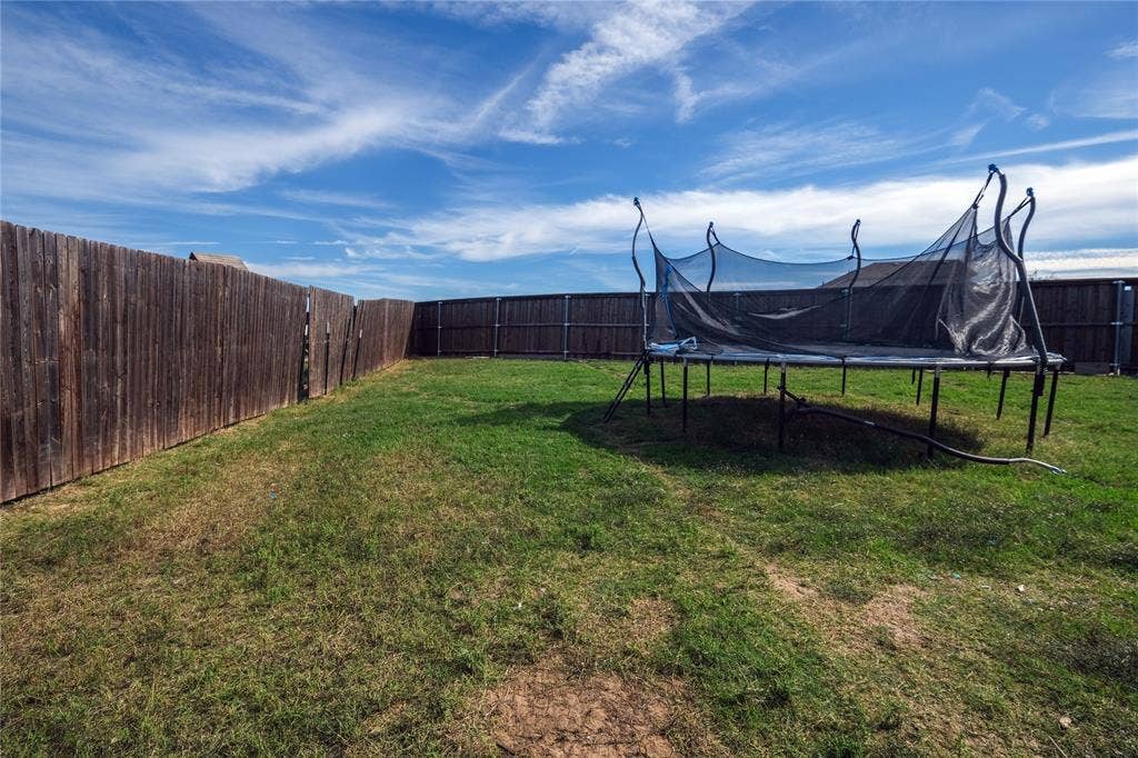 2204 Nightgrove Circle, Crandall, TX 75114