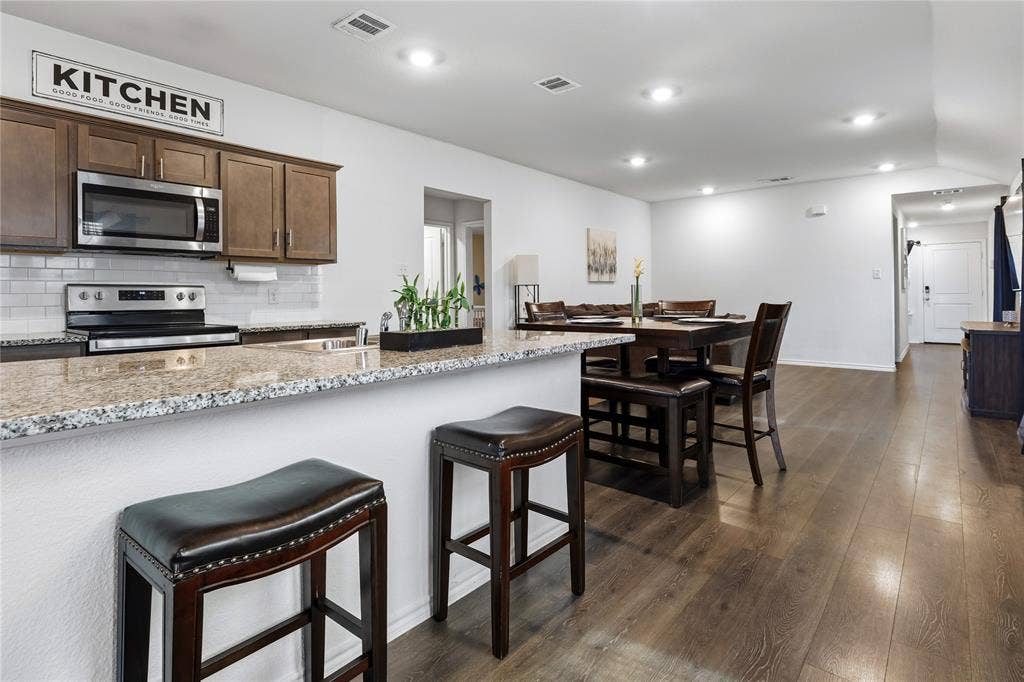 2204 Nightgrove Circle, Crandall, TX 75114