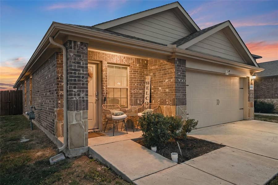 Property photo for 2204 Nightgrove Circle, Crandall, TX