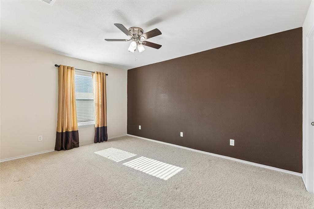4136 Kyndra Circle, Richardson, TX 75082 Secondary bedroom with walk in closet