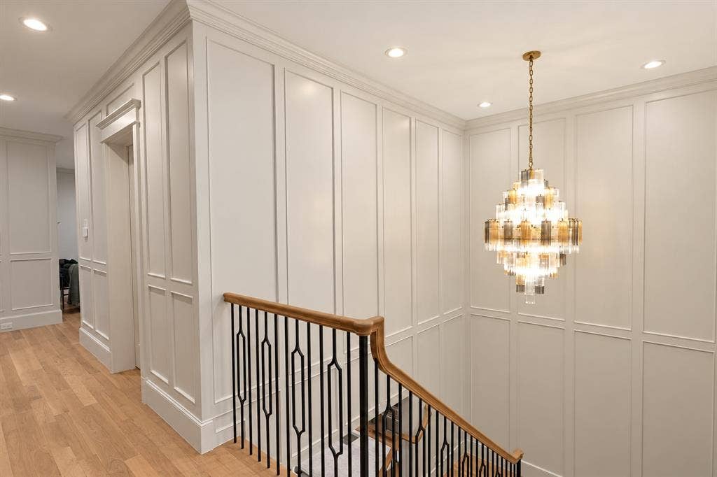 6304 Del Norte Lane, Dallas, TX 75225 Stairwell
