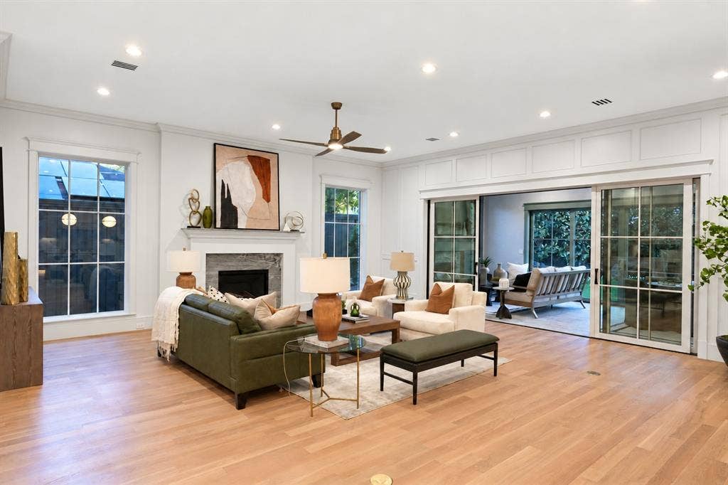 6304 Del Norte Lane, Dallas, TX 75225 Living Room