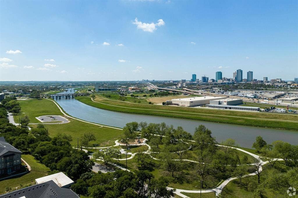 1019 N Chandler Drive, #1017, Fort Worth, TX 76111