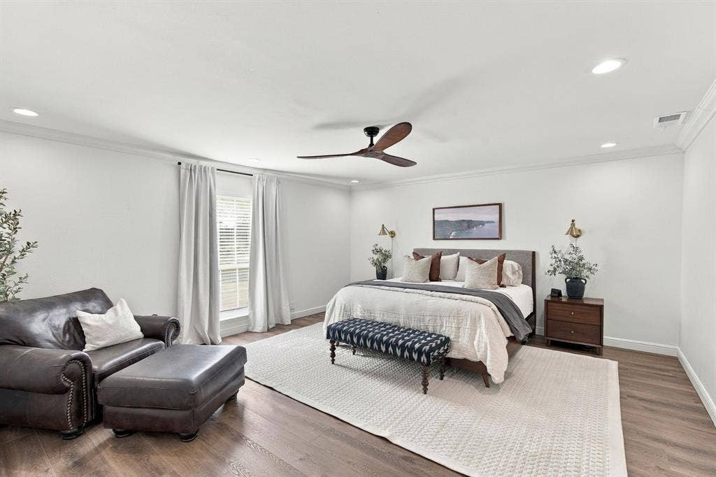301 N Preston Street, Ennis, TX 75119 301 N Preston Street, Ennis, TX 75119