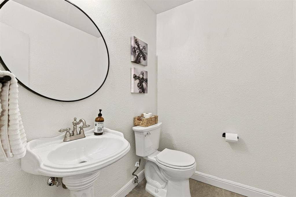 301 N Preston Street, Ennis, TX 75119 301 N Preston Street, Ennis, TX 75119