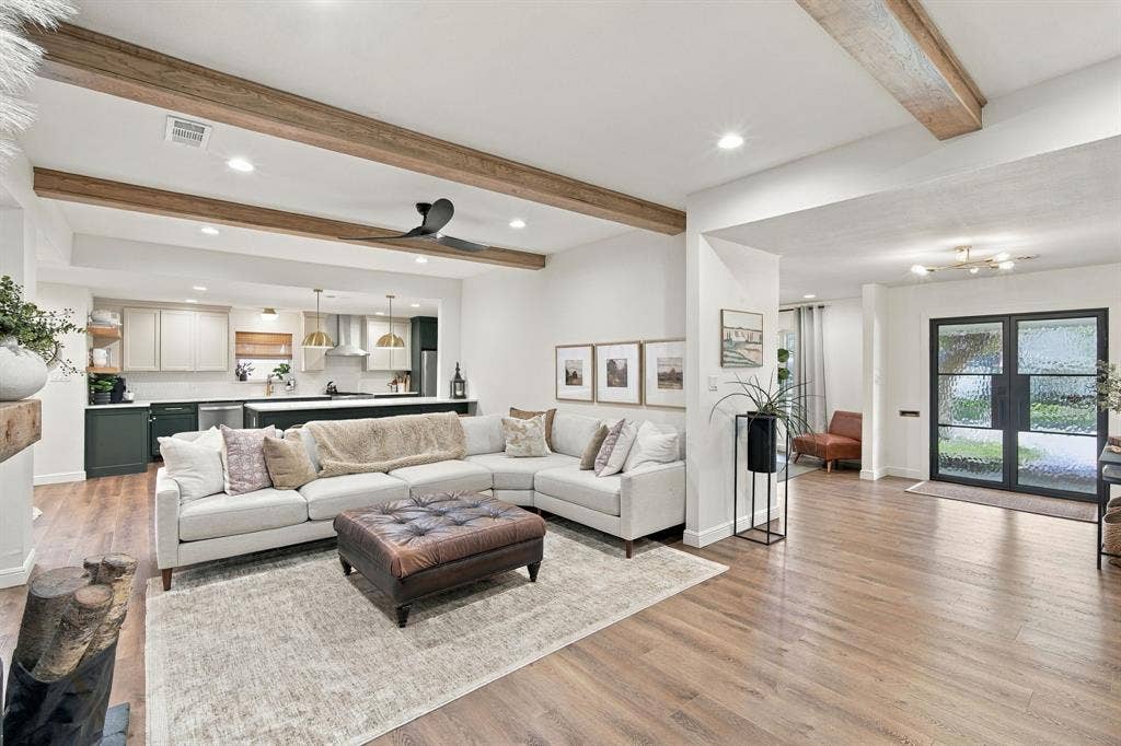 301 N Preston Street, Ennis, TX 75119 301 N Preston Street, Ennis, TX 75119