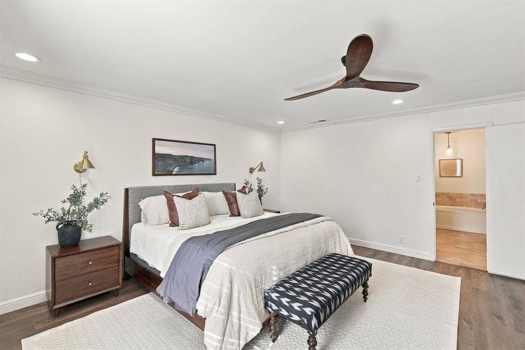 301 N Preston Street, Ennis, TX 75119 301 N Preston Street, Ennis, TX 75119