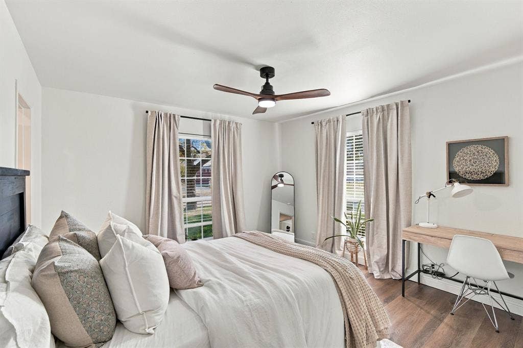 301 N Preston Street, Ennis, TX 75119 301 N Preston Street, Ennis, TX 75119