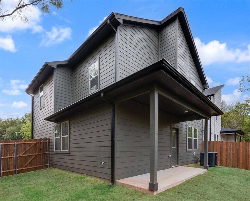 5612 Black Pine Circle, Granbury, TX 76048