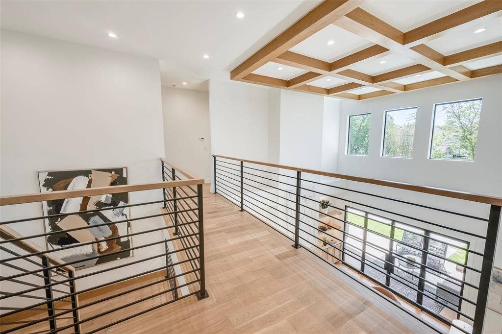 3304 Royal Lane, Dallas, TX 75229