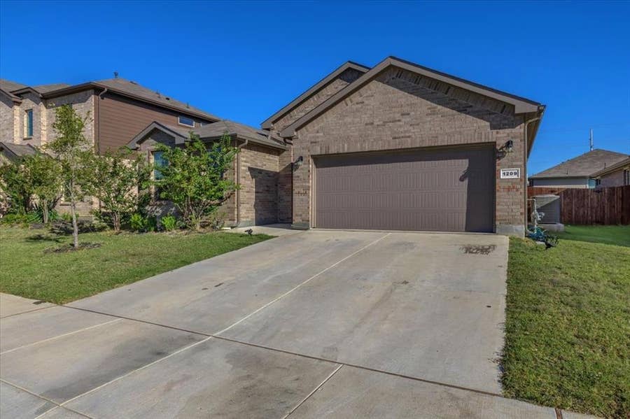 Property photo for 1209 Elgar Trail, Fort Worth, TX