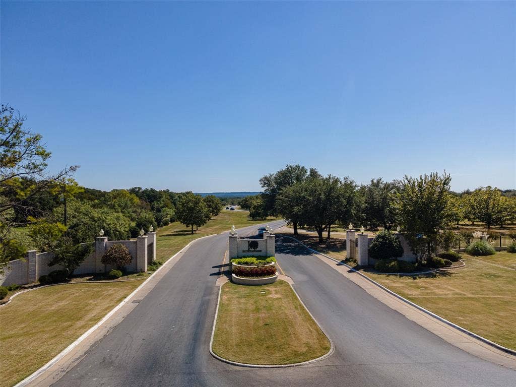 7006 Westover Drive, Granbury, TX 76049 7006 Westover Drive, Granbury, TX 76049