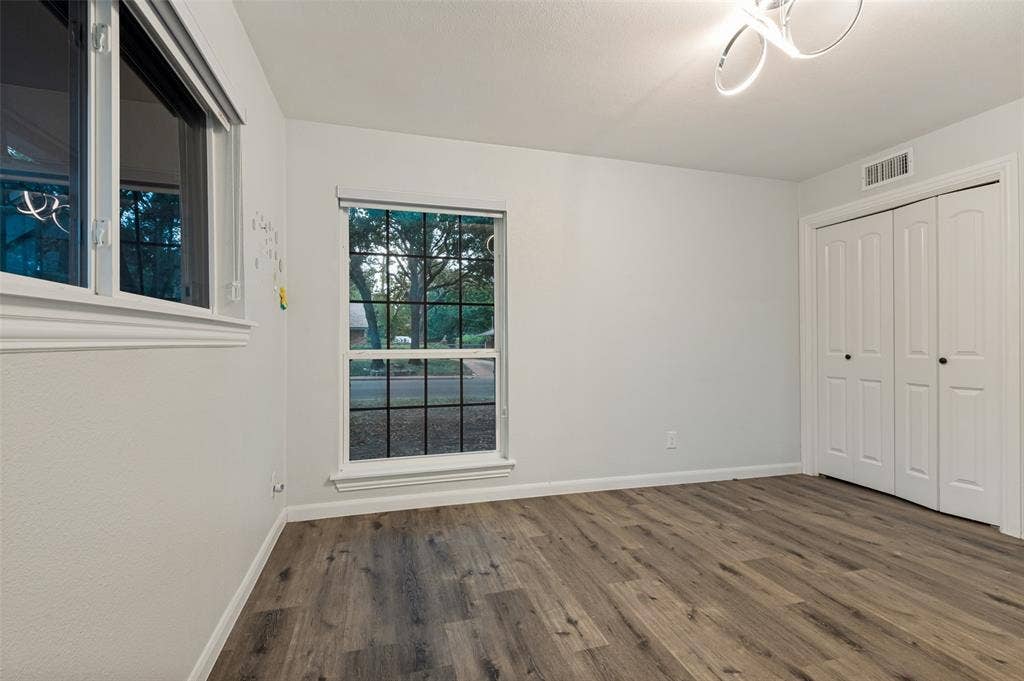 1801 Green Oaks Drive, Irving, TX 75061