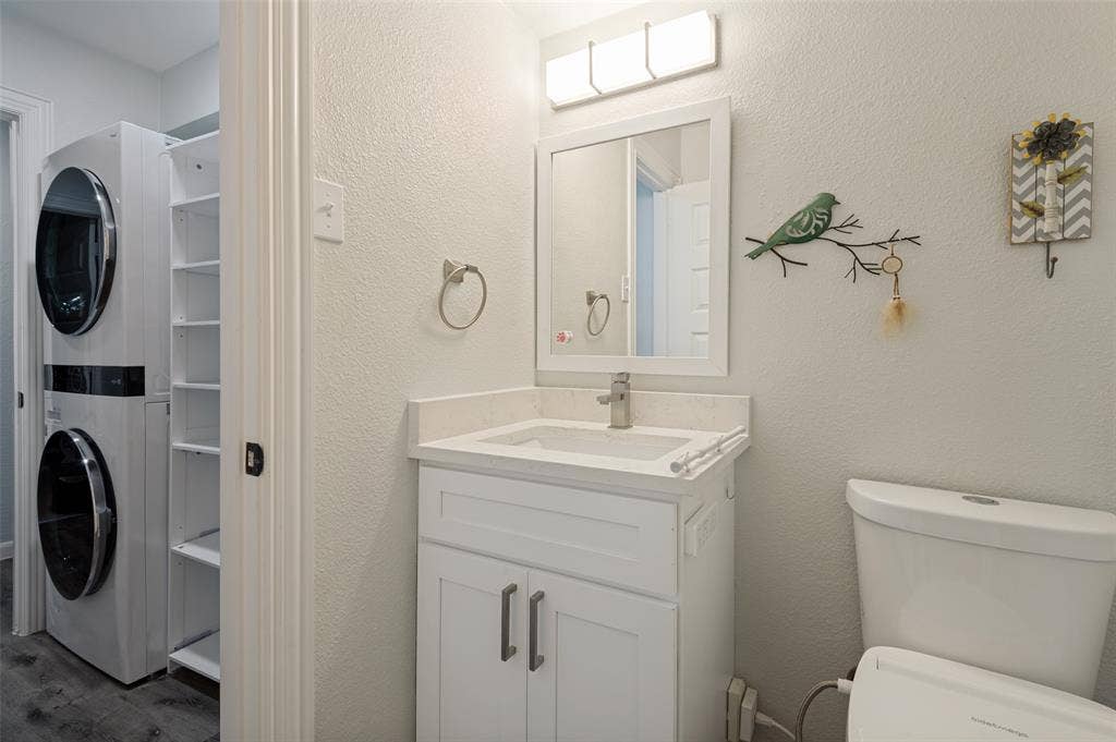 1801 Green Oaks Drive, Irving, TX 75061