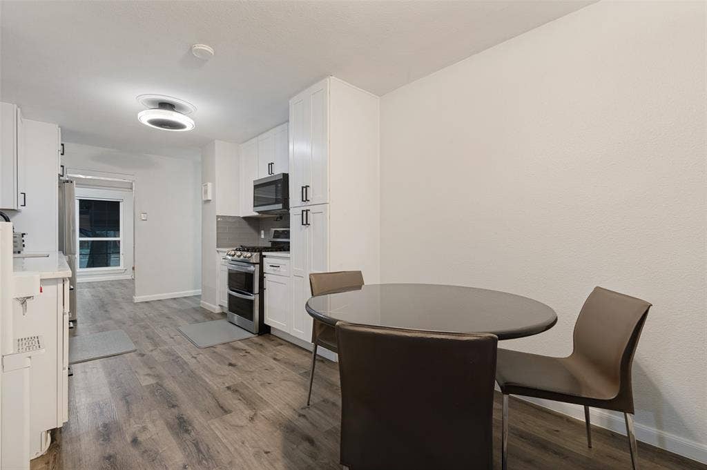 1801 Green Oaks Drive, Irving, TX 75061