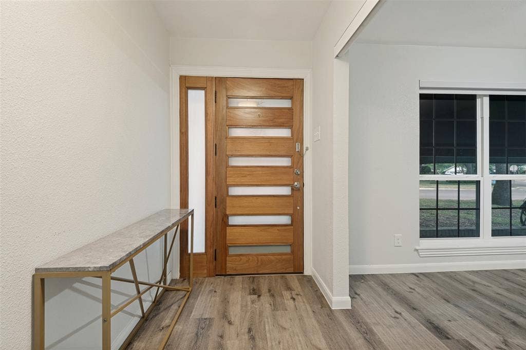 1801 Green Oaks Drive, Irving, TX 75061