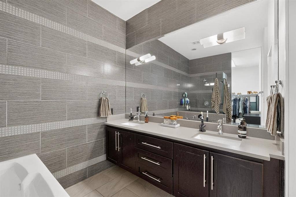 2006 Matilda Street, Dallas, TX 75206 2006 Matilda Street, Dallas, TX 75206