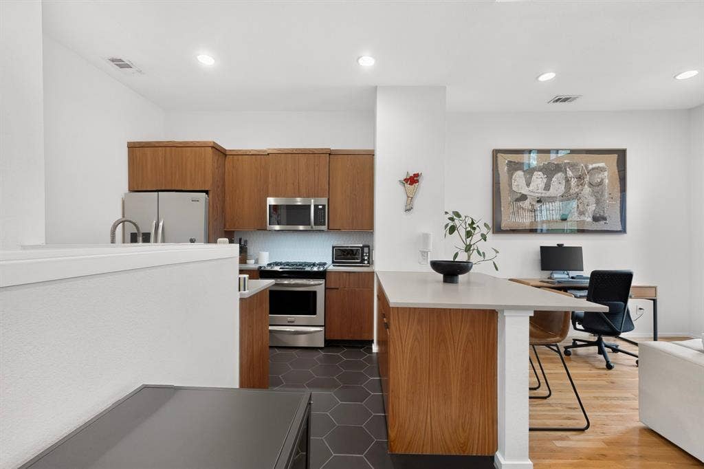 2006 Matilda Street, Dallas, TX 75206 2006 Matilda Street, Dallas, TX 75206